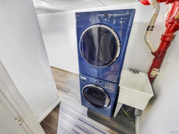 213-16 102nd Avenue, Queens Village NY 11429