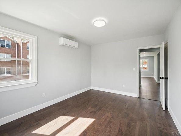 224 W 252nd Street, Bronx NY 10471