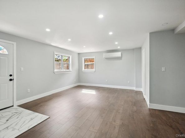 224 W 252nd Street, Bronx NY 10471