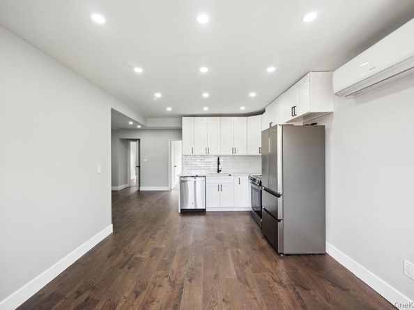 224 W 252nd Street, Bronx NY 10471