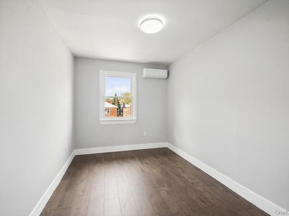 224 W 252nd Street, Bronx NY 10471