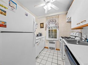 140-18 burden crescent 305, Briarwood NY 11435