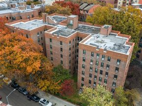 140-18 burden crescent 305, Briarwood NY 11435