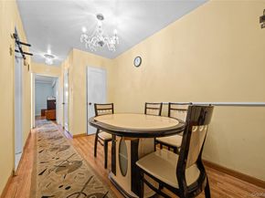 140-18 burden crescent 305, Briarwood NY 11435