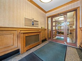 140-18 burden crescent 305, Briarwood NY 11435