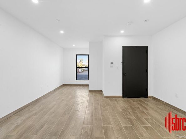 21836 133rd Road, Springfield Gardens NY 11413