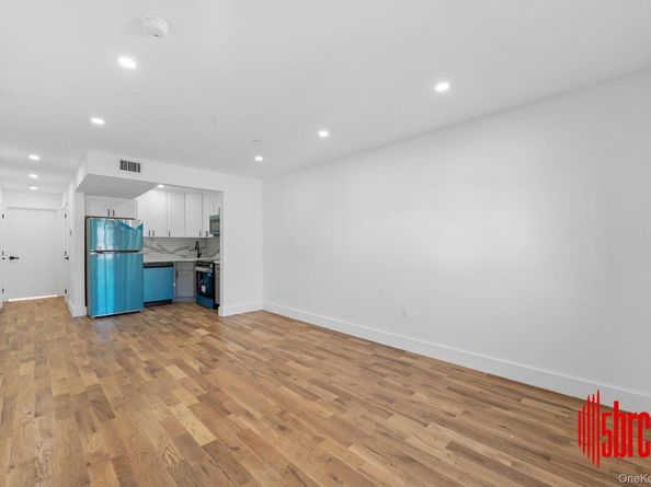 21836 133rd Road, Springfield Gardens NY 11413