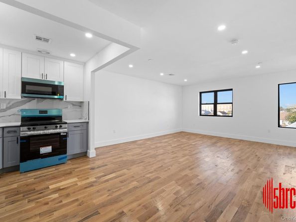 21836 133rd Road, Springfield Gardens NY 11413