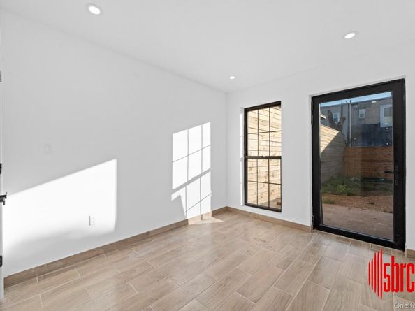 21836 133rd Road, Springfield Gardens NY 11413