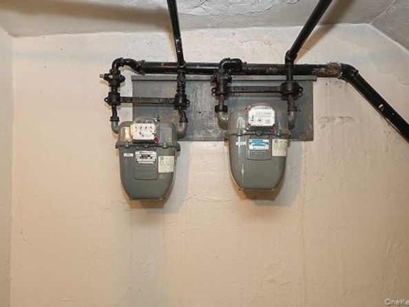 6364 78th Street, Middle Village NY 11379