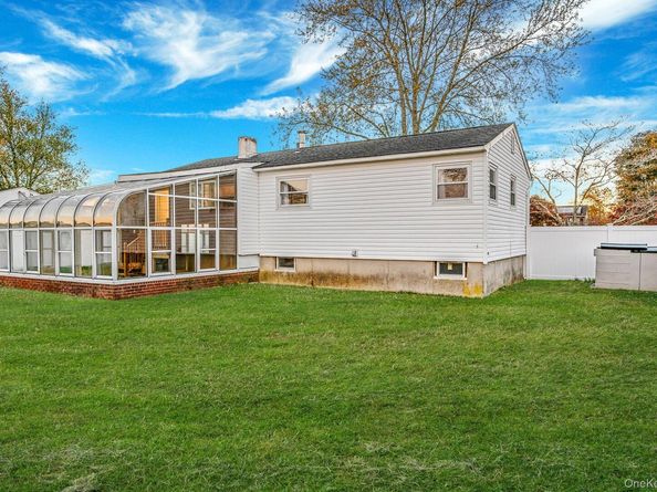 3019 Sipp Avenue, Medford NY 11763