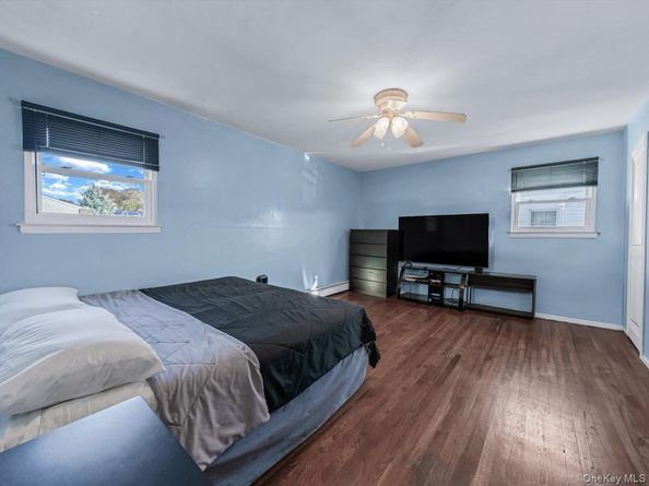 23 Paul Court, North Babylon NY 11703