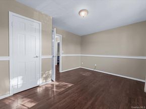 23 Paul Court, North Babylon NY 11703