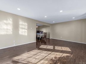 23 Paul Court, North Babylon NY 11703