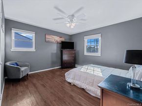 23 Paul Court, North Babylon NY 11703