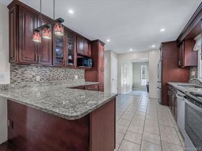 23 Paul Court, North Babylon NY 11703