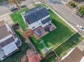 23 Paul Court, North Babylon NY 11703