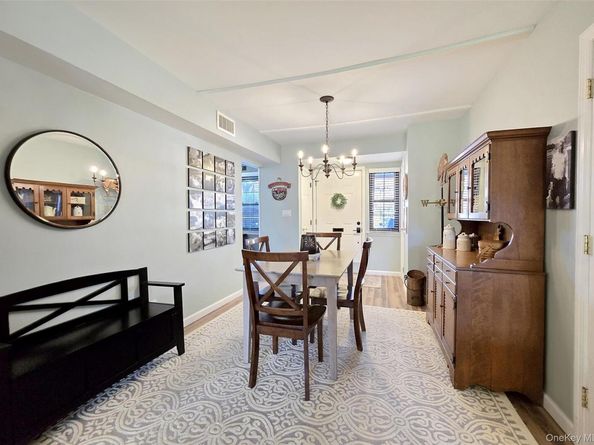 324 Mariners Way, Copiague NY 11726