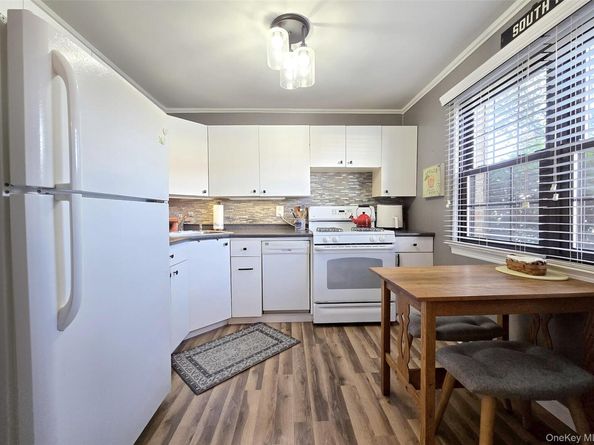 324 Mariners Way, Copiague NY 11726