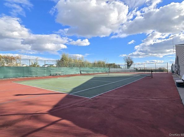 324 Mariners Way, Copiague NY 11726