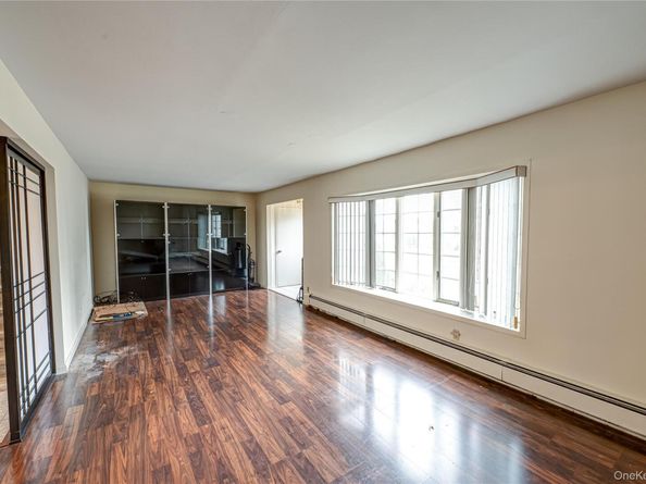 2465 Woodland Avenue, Wantagh NY 11793