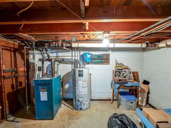 2465 Woodland Avenue, Wantagh NY 11793