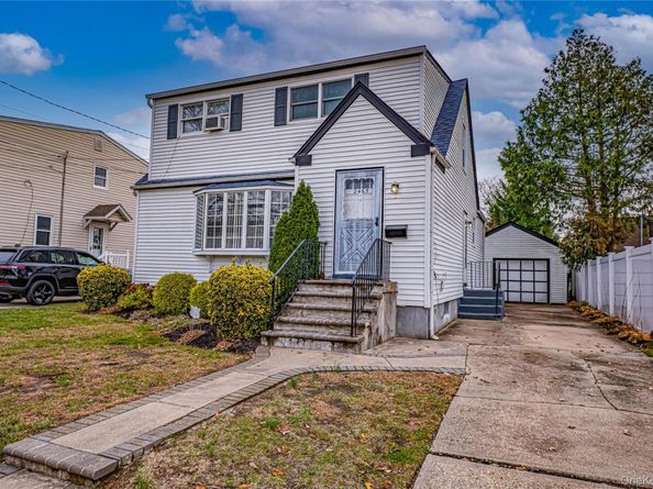 2465 Woodland Avenue, Wantagh NY 11793