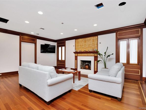 181 Walnut Street, Lynbrook NY 11563