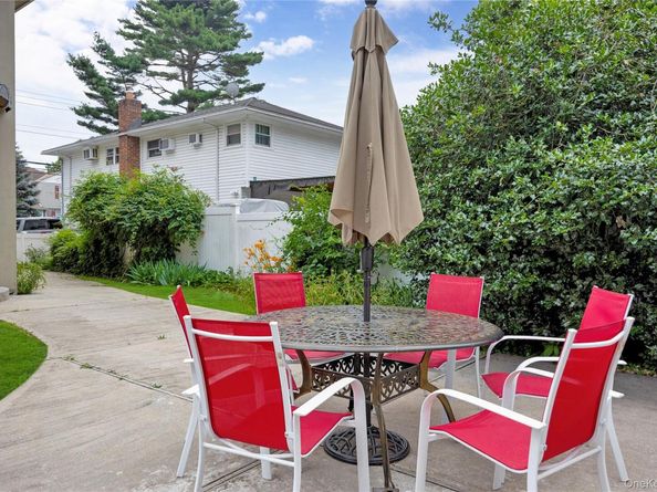 181 Walnut Street, Lynbrook NY 11563