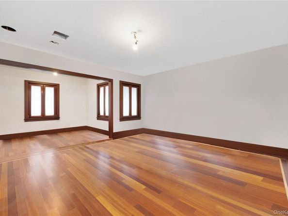 181 Walnut Street, Lynbrook NY 11563