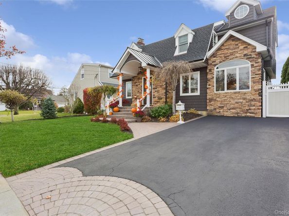 2490 Orange Street, Bellmore NY 11710