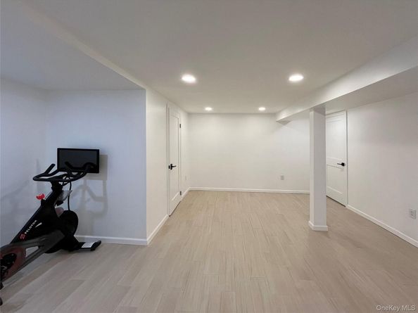 146 Quaker Ridge Road, Manhasset NY 11030