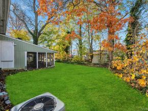 4 Hope Drive, Plainview NY 11803