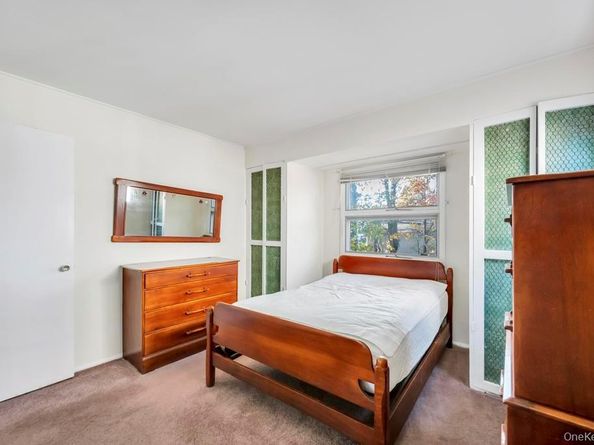 4 Hope Drive, Plainview NY 11803