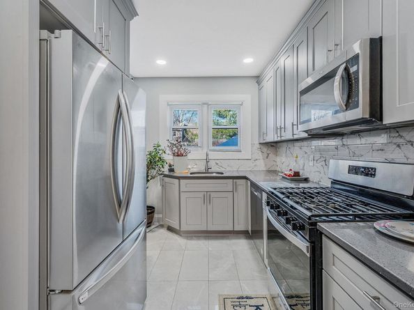 37 Orchard Street, Merrick NY 11566