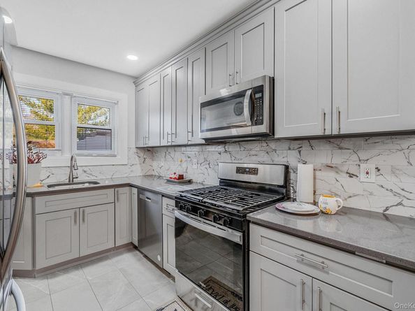 37 Orchard Street, Merrick NY 11566