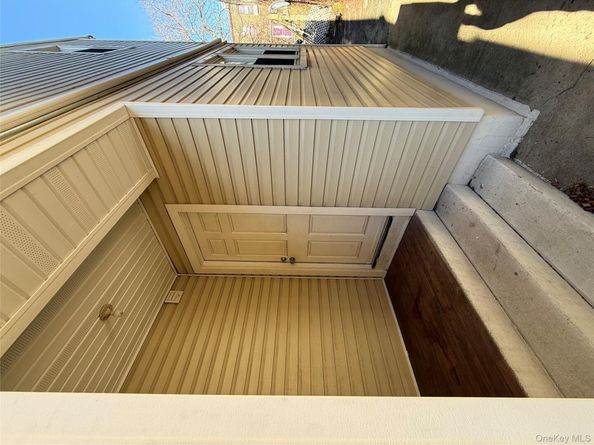 849 E 221st Street, Bronx NY 10467