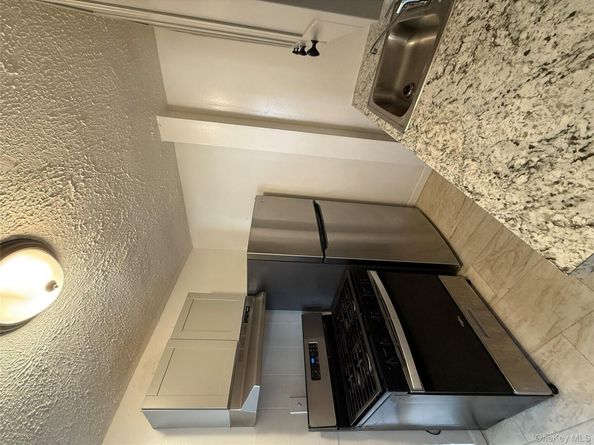 849 E 221st Street, Bronx NY 10467