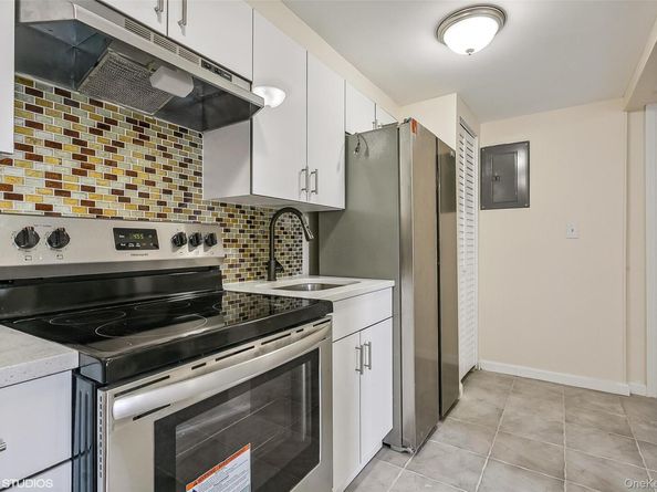 15 Stewart Place, Yonkers NY 10701