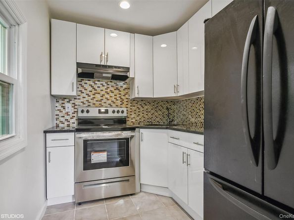 15 Stewart Place, Yonkers NY 10701