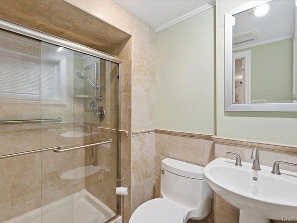 29 Lehigh Lane, Hicksville NY 11801