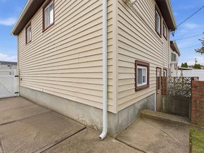 29 Lehigh Lane, Hicksville NY 11801