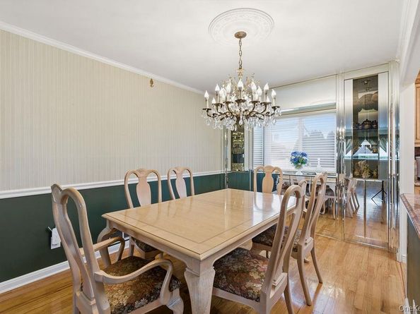 29 Lehigh Lane, Hicksville NY 11801