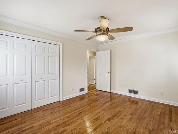 29 Lehigh Lane, Hicksville NY 11801