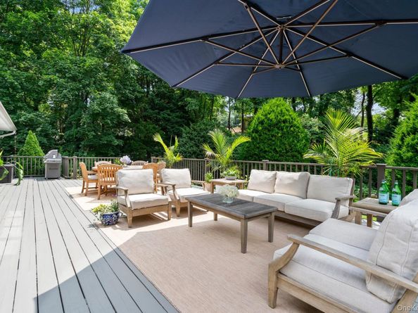 32 Hennessey Drive, Huntington NY 11743