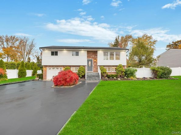 331 Gillette Street, Dix Hills NY 11746