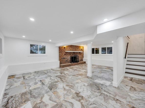 331 Gillette Street, Dix Hills NY 11746