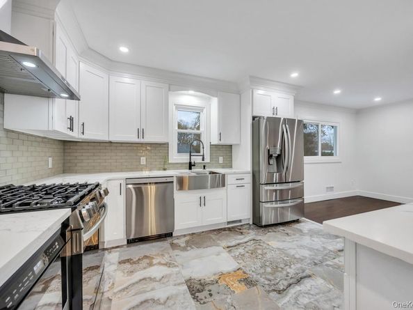 331 Gillette Street, Dix Hills NY 11746