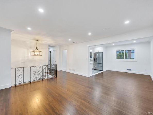 331 Gillette Street, Dix Hills NY 11746