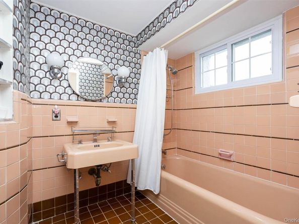 65 Old Mill Road, Manhasset NY 11030